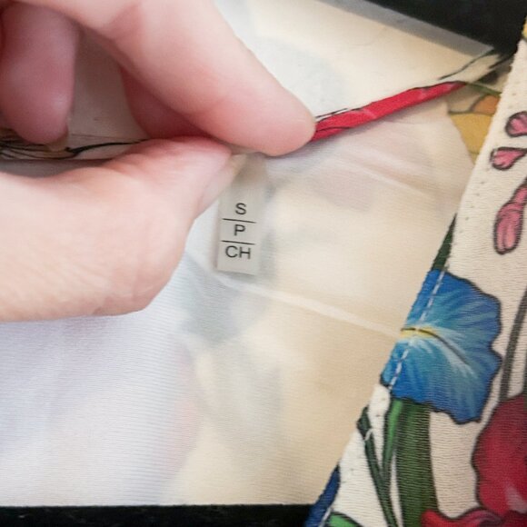 ELIE TAHARI Floral Ruffle 3/4 Bell Sleeve Blouse - Picture 4 of 9